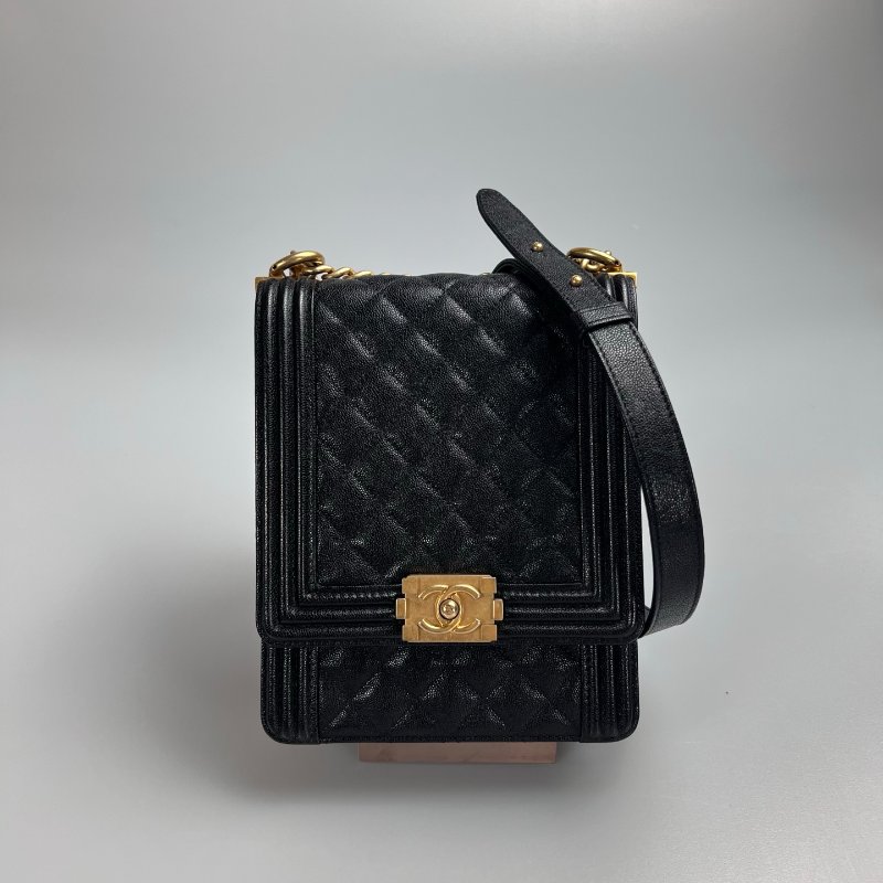 CHANEL BOY直立式金鍊包荔枝黑 AS0130/28開-0