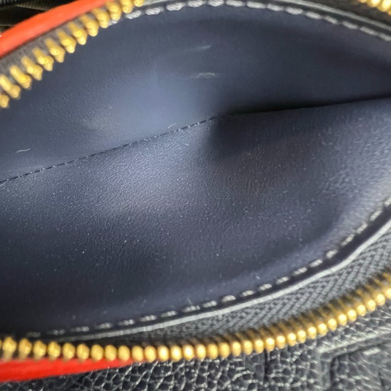 LV M64577  海軍藍壓紋信封短夾-7