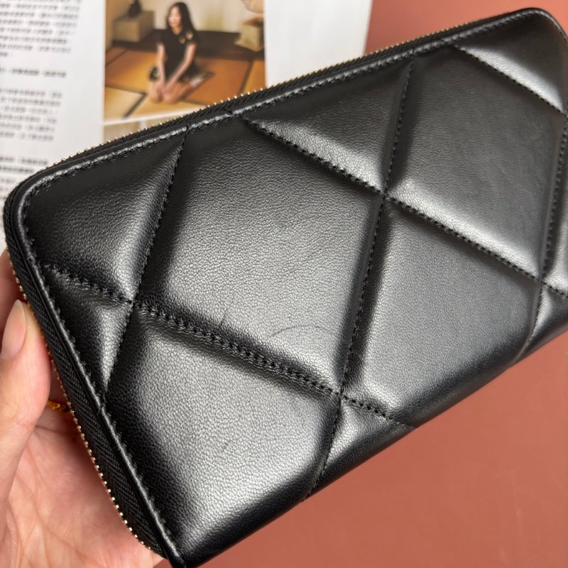 ::CHANEL:: 19系列經典金屬雙C 黑色菱格紋拉鍊長夾-9