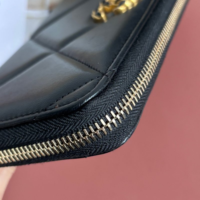 ::CHANEL:: 19系列經典金屬雙C 黑色菱格紋拉鍊長夾-12