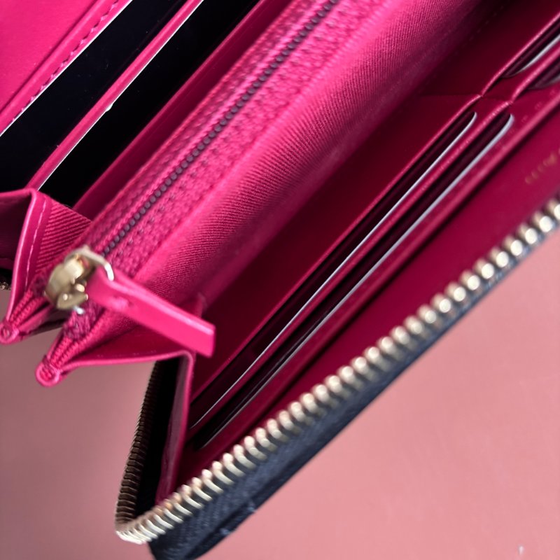 ::CHANEL:: 19系列經典金屬雙C 黑色菱格紋拉鍊長夾-19