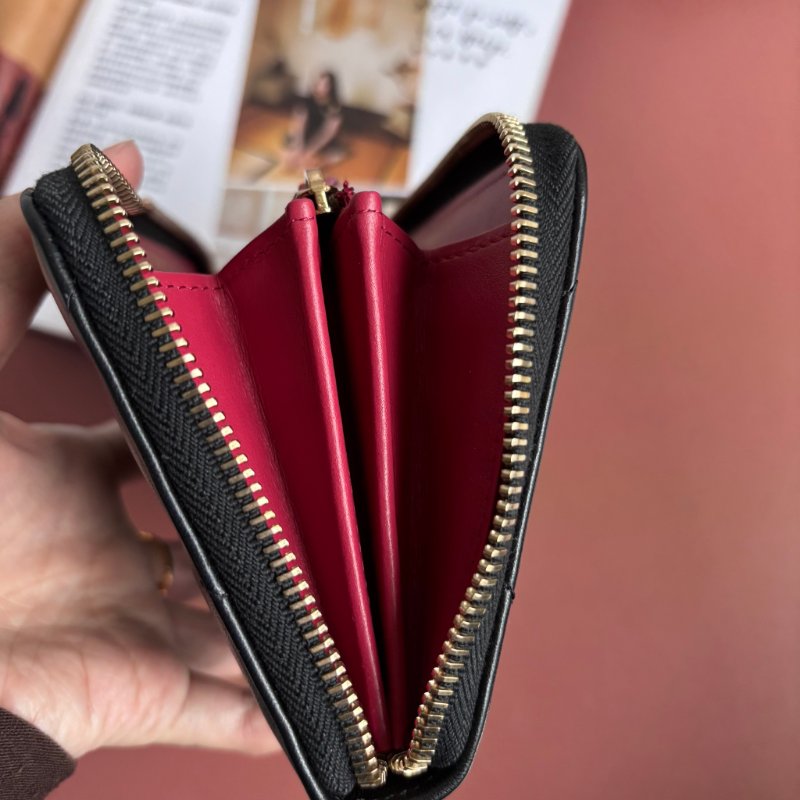 ::CHANEL:: 19系列經典金屬雙C 黑色菱格紋拉鍊長夾-24