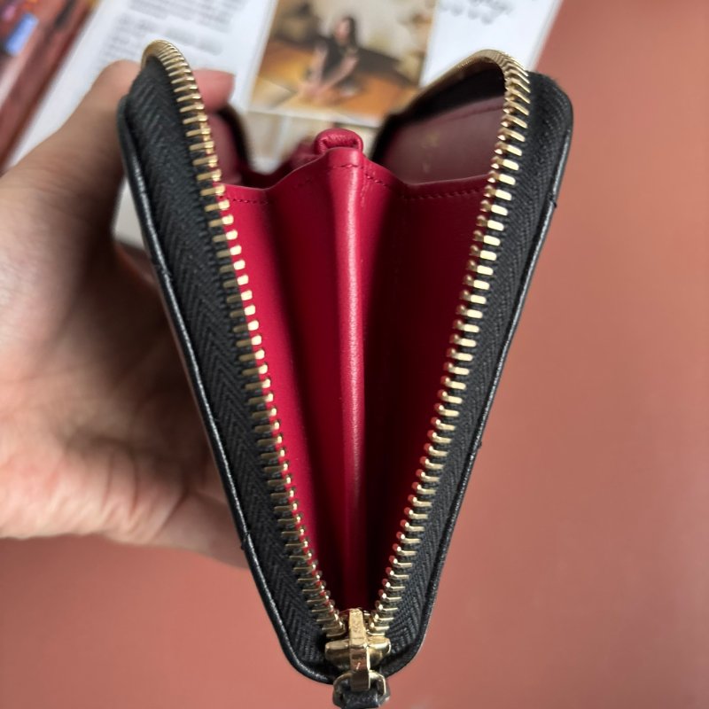 ::CHANEL:: 19系列經典金屬雙C 黑色菱格紋拉鍊長夾-25