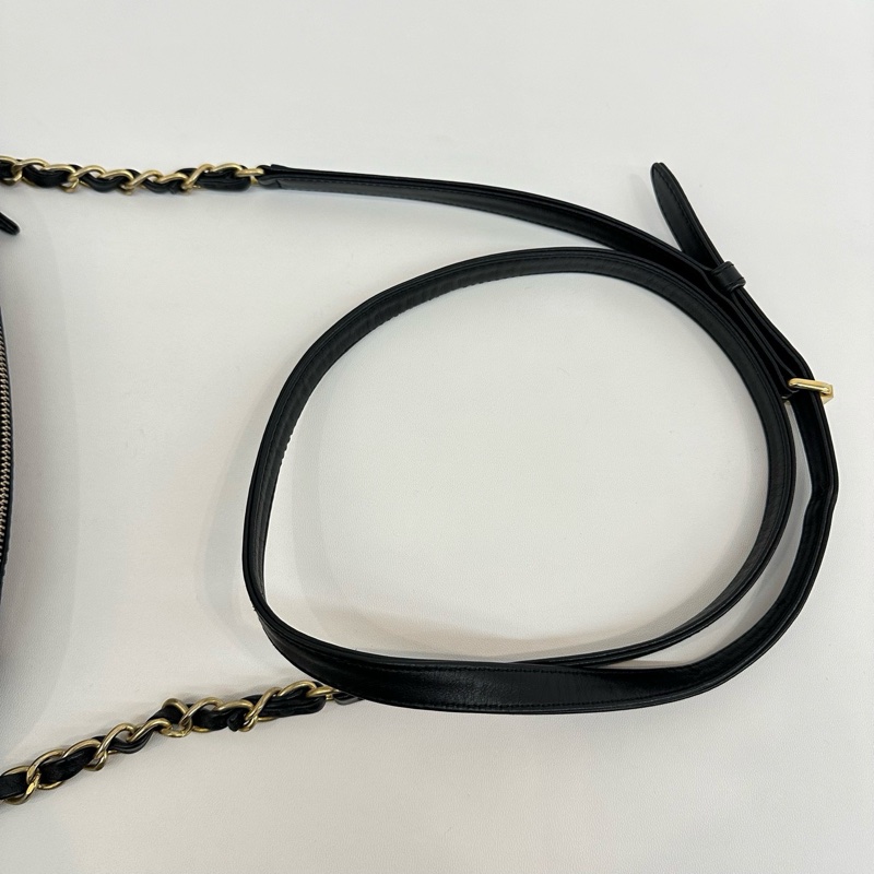 Chanel 香奈兒黑金牛皮相機包26開。-6