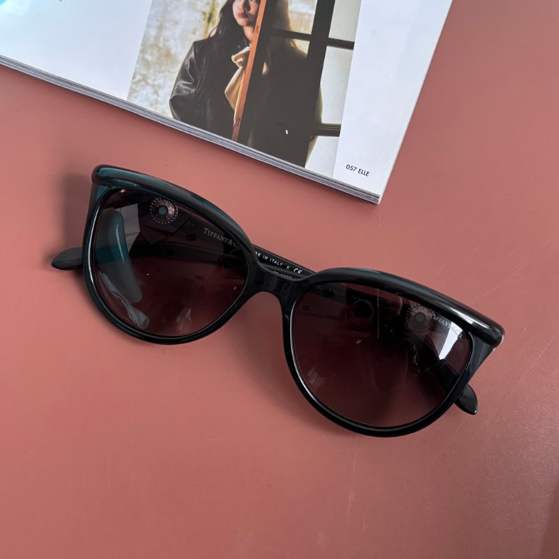 義大利製 ::Tiffany & Co.:: TF4105H 漸層鏡片黑框珍珠飾墨鏡 太陽眼鏡-2