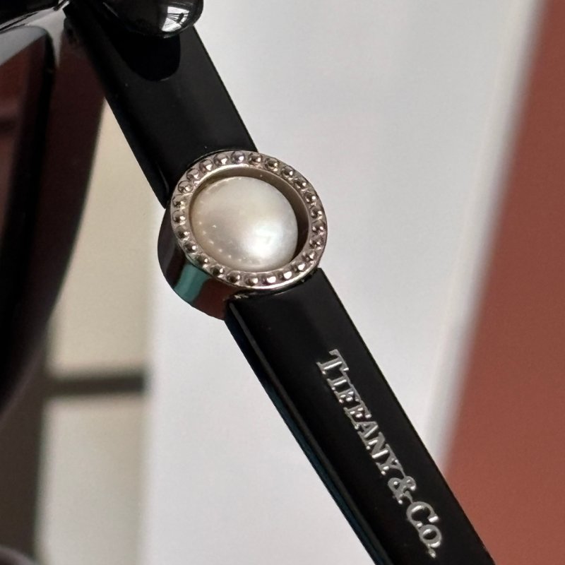 義大利製 ::Tiffany & Co.:: TF4105H 漸層鏡片黑框珍珠飾墨鏡 太陽眼鏡-16