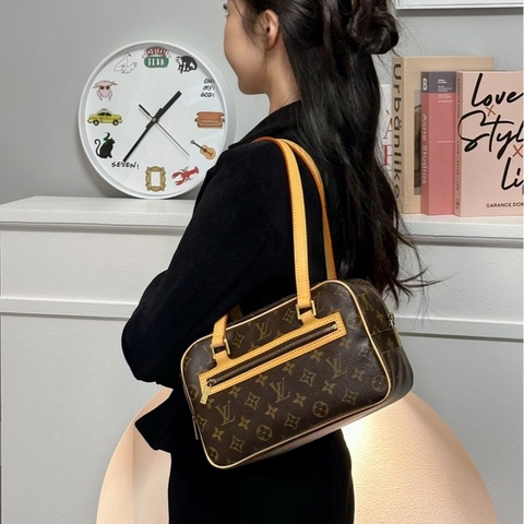 【中古有個性😎男女通用✨全網最低價】LV開口笑相機包中號