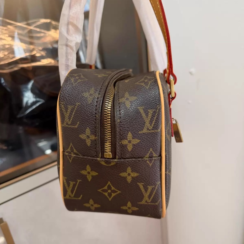 【中古有個性😎男女通用✨全網最低價】LV開口笑相機包中號-3