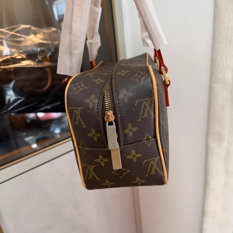 【中古有個性😎男女通用✨全網最低價】LV開口笑相機包中號-5