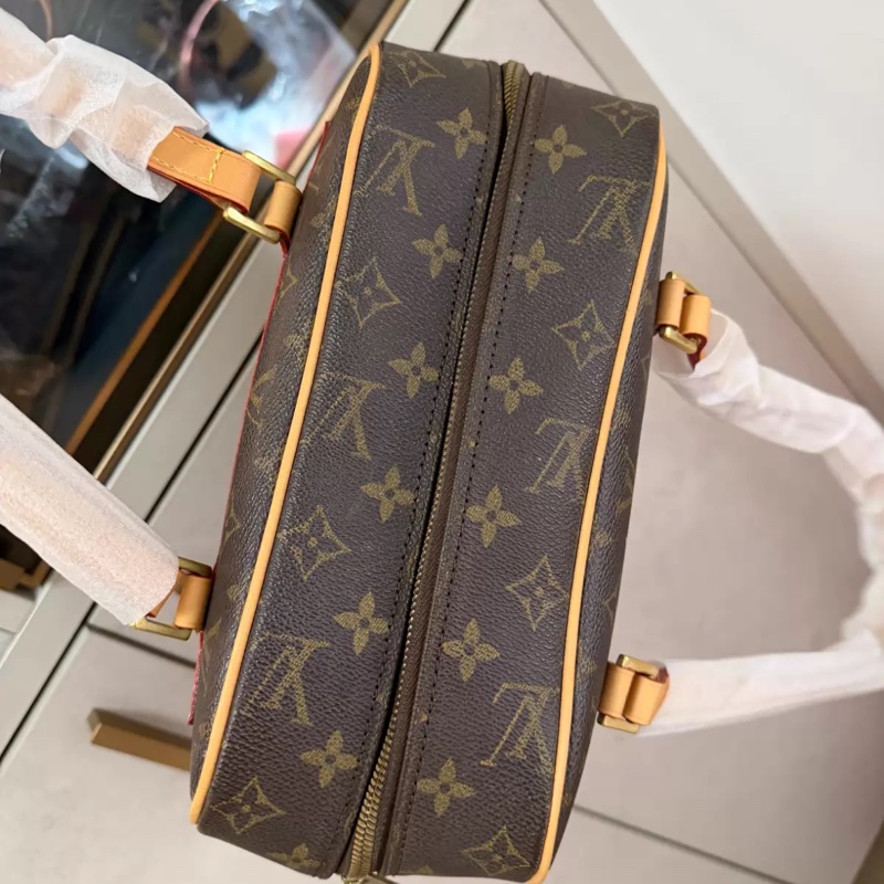 【中古有個性😎男女通用✨全網最低價】LV開口笑相機包中號-6