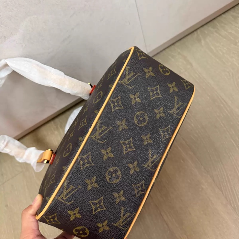 【中古有個性😎男女通用✨全網最低價】LV開口笑相機包中號-7