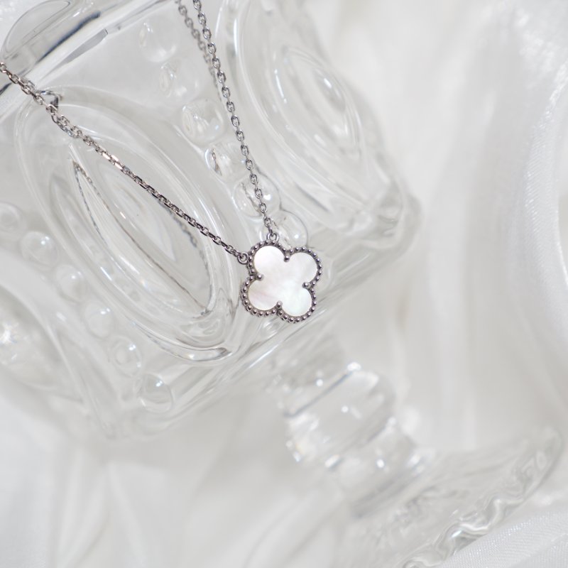 Van Cleef & Arpels VCA 梵克雅寶 Vintage Alhambra 18K白金白貝母四葉草中號單花項鍊-0