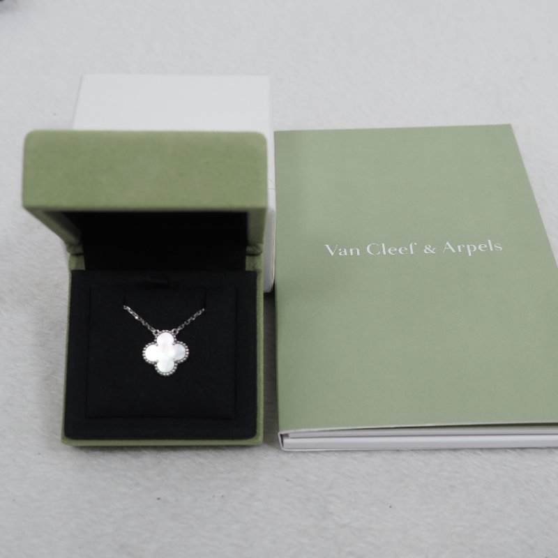 Van Cleef & Arpels VCA 梵克雅寶 Vintage Alhambra 18K白金白貝母四葉草中號單花項鍊-4