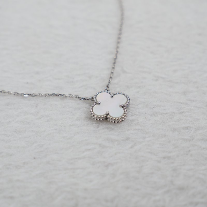 Van Cleef & Arpels VCA 梵克雅寶 Vintage Alhambra 18K白金白貝母四葉草中號單花項鍊-12