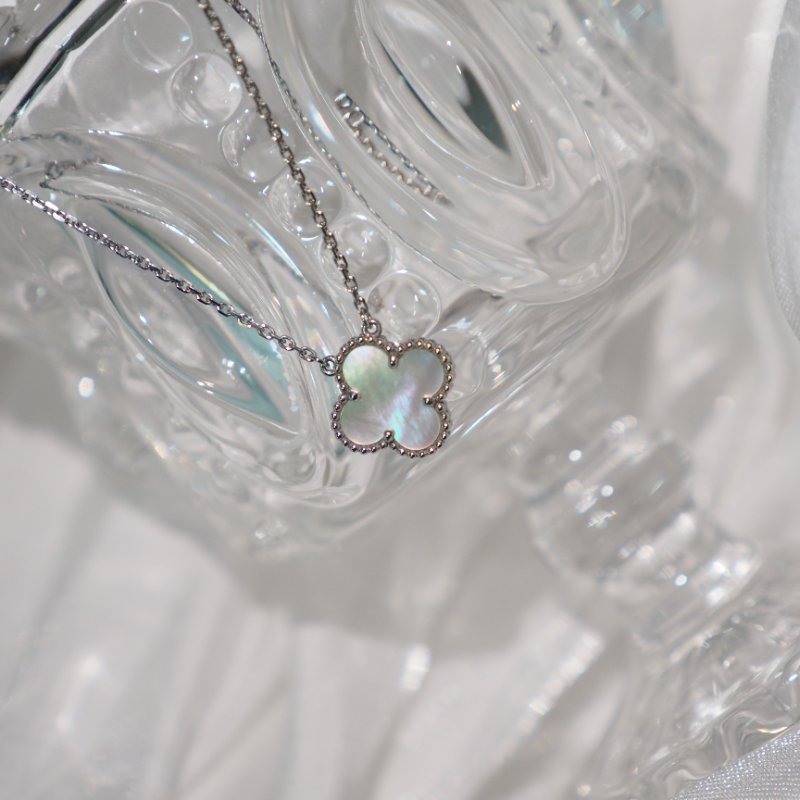 Van Cleef & Arpels VCA 梵克雅寶 Vintage Alhambra 18K白金白貝母四葉草中號單花項鍊-26