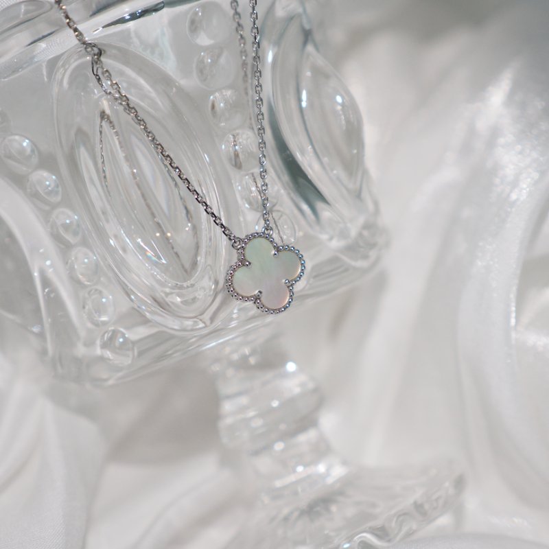 Van Cleef & Arpels VCA 梵克雅寶 Vintage Alhambra 18K白金白貝母四葉草中號單花項鍊-27