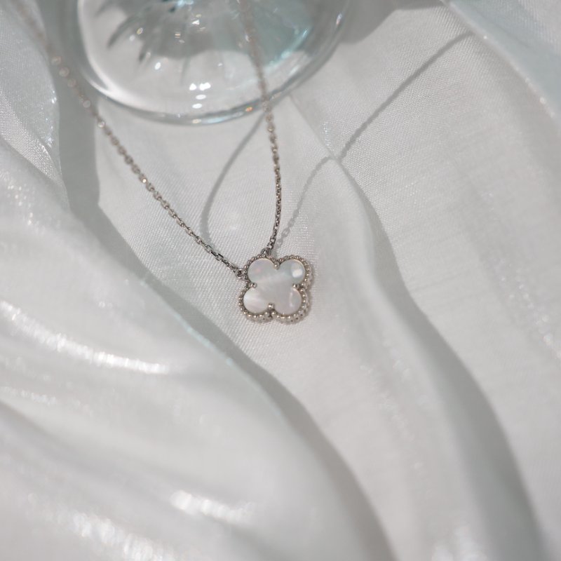 Van Cleef & Arpels VCA 梵克雅寶 Vintage Alhambra 18K白金白貝母四葉草中號單花項鍊-28