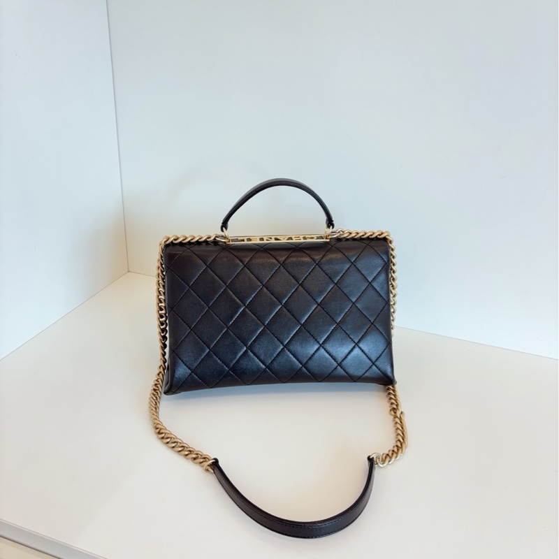 Chanel香奈兒 Trendy CC黑金鏤空字母Kelly鏈條郵差包-1