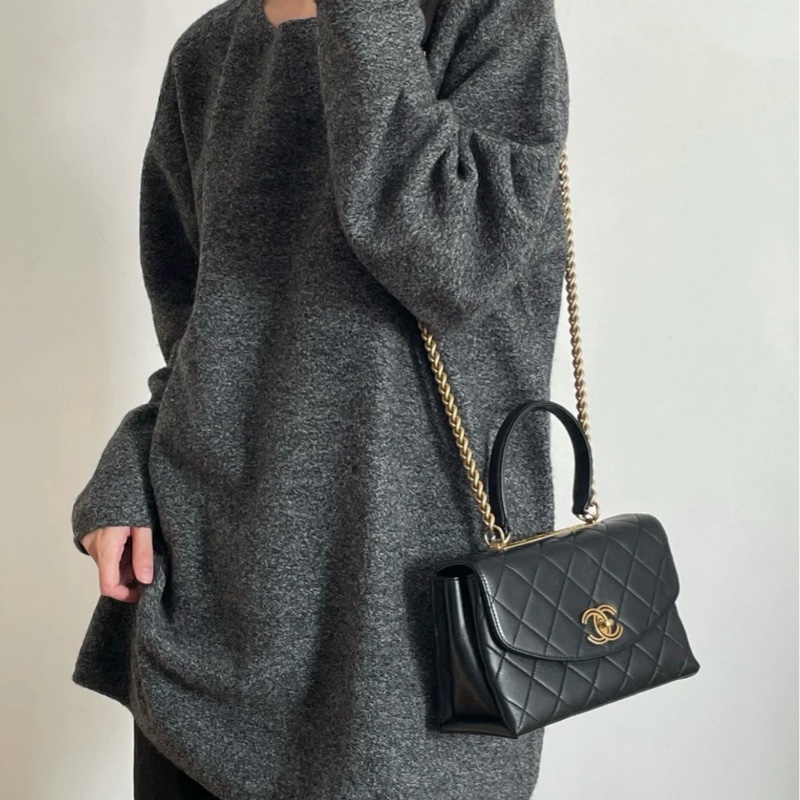 Chanel香奈兒 Trendy CC黑金鏤空字母Kelly鏈條郵差包-9