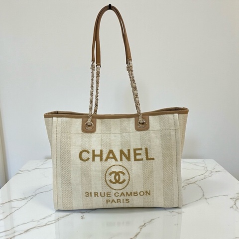 莉亞精品♡ Chanel A67001 米色沙灘包 二手
