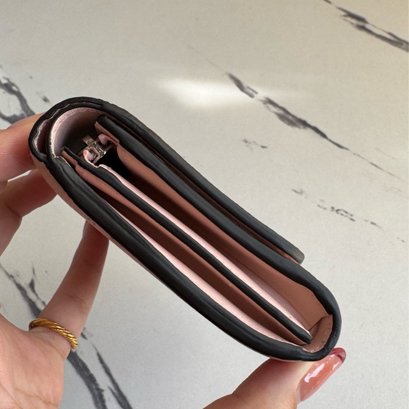 LV Mahina鏤空洞洞釦式短夾 特殊款❤️‍🔥❤️‍🔥❤️‍🔥-2