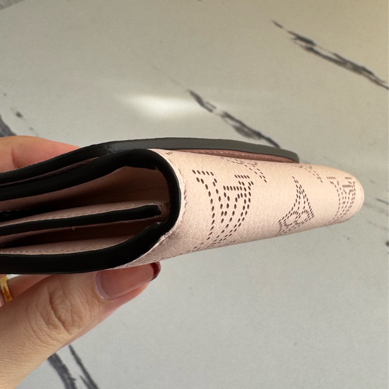 LV Mahina鏤空洞洞釦式短夾 特殊款❤️‍🔥❤️‍🔥❤️‍🔥-7