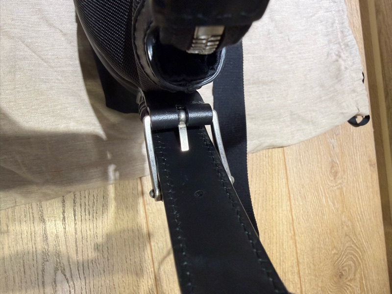 Gucci 斜背包可調整背帶男女適用-11