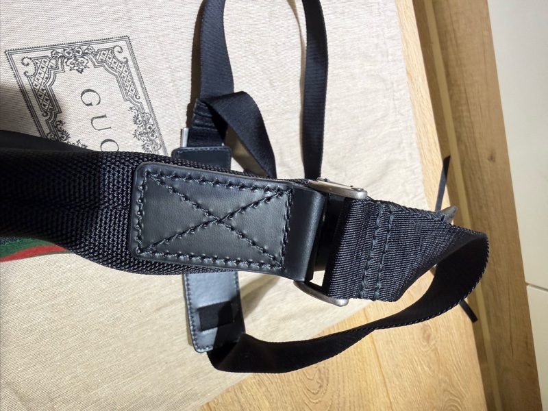 Gucci 斜背包小號背帶可調整男女皆可-14