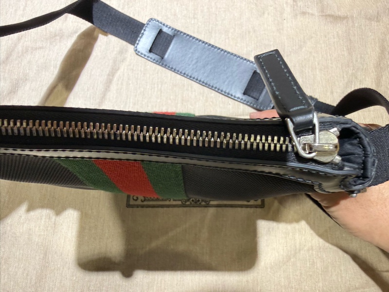 Gucci 斜背包小號背帶可調整男女皆可-18