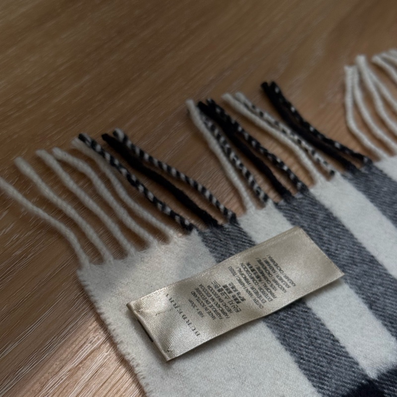 (閒置品)Burberry 經典格紋圍巾-4