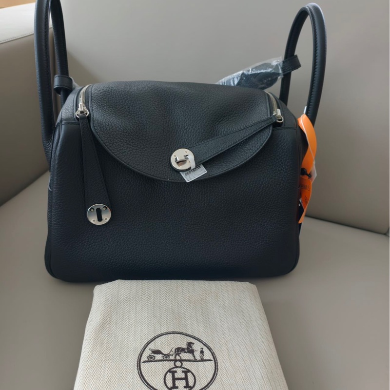 Hermes 愛馬仕 Lindy 30 黑銀扣TC皮 B刻附塵袋,成色極佳,帶膜-0