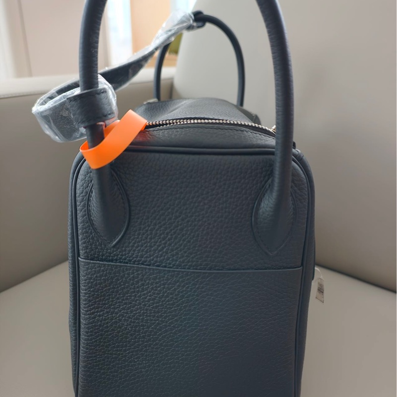 Hermes 愛馬仕 Lindy 30 黑銀扣TC皮 B刻附塵袋,成色極佳,帶膜-3