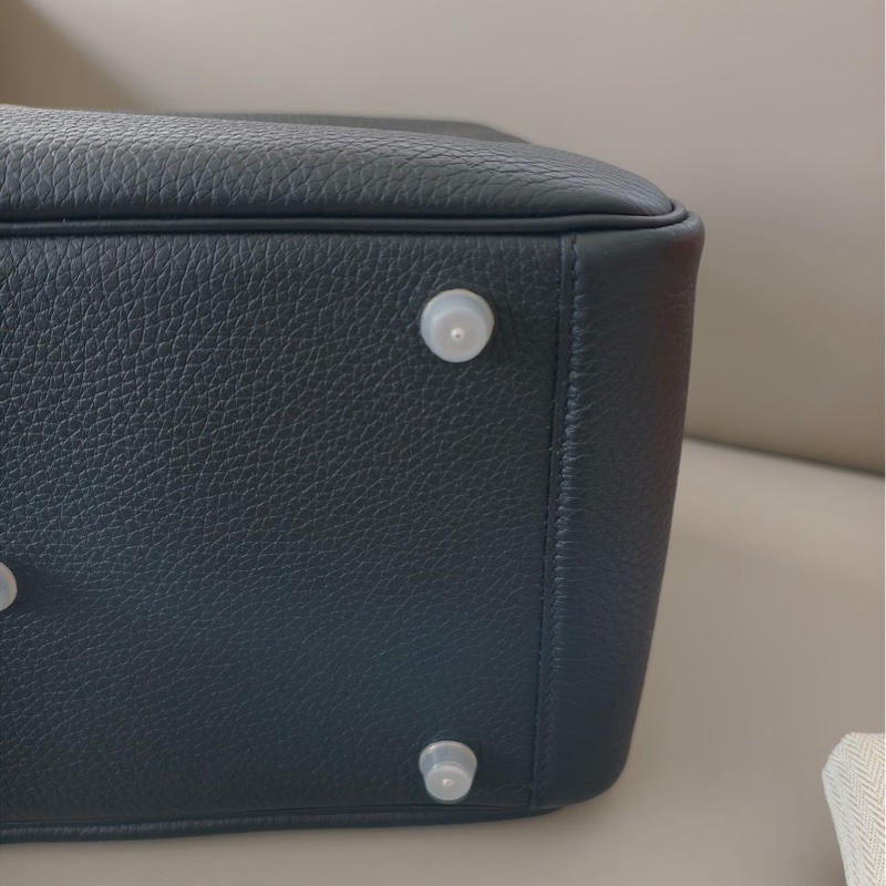 Hermes 愛馬仕 Lindy 30 黑銀扣TC皮 B刻附塵袋,成色極佳,帶膜-7