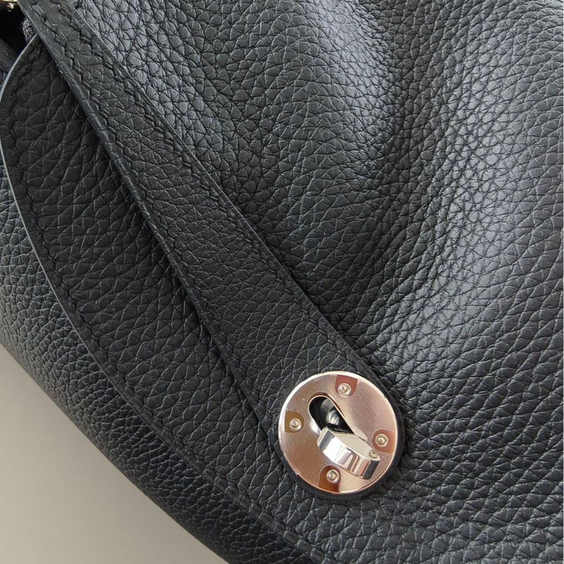 Hermes 愛馬仕 Lindy 30 黑銀扣TC皮 B刻附塵袋,成色極佳,帶膜-9