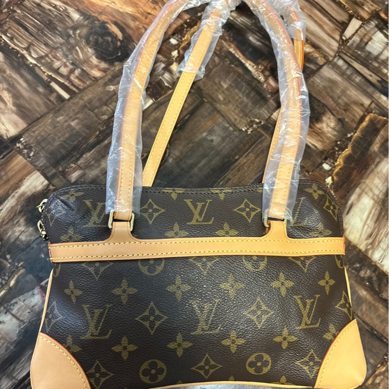 【90%新✨型格潮人✨稀有罕見不怕撞包】LV vintage枕頭包小號 稀有老花Coussin抱枕包單肩包｜手提包｜老花腋下包-4