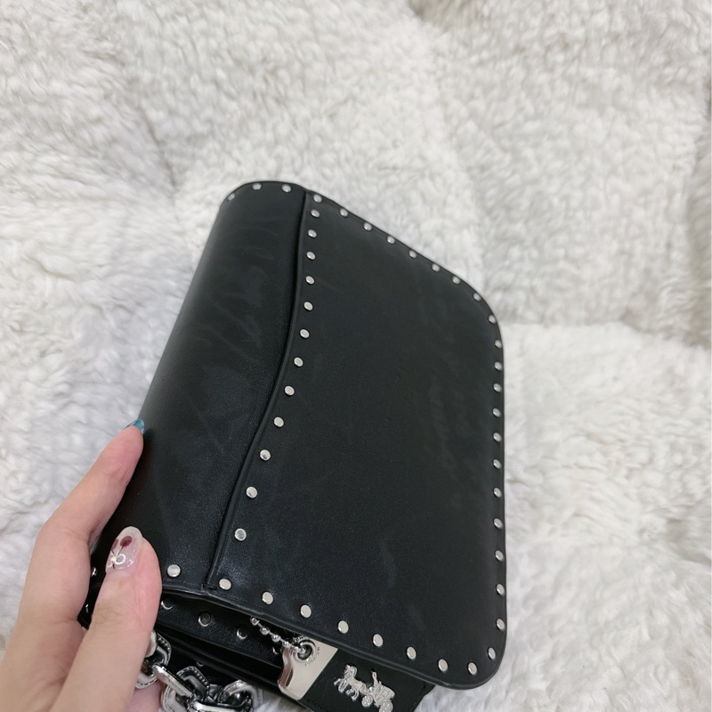 （有瑕疵）全新 Coach IDOL卯釘 手提肩背包(2條肩帶）原價32800元-53