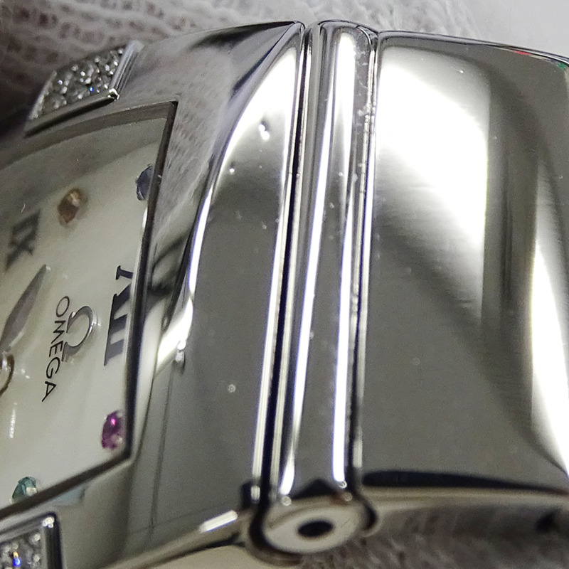 歐米茄星座系列 Quadrella Mini 1585.79 女士腕錶,飾有貝殼、鑽石和彩色寶石,石英機芯,不鏽鋼錶殼,銀色,拋光處理-11