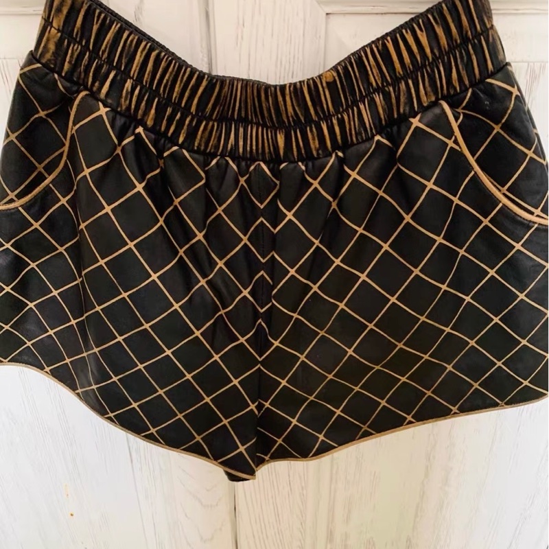Chanel羊皮短褲36碼-0