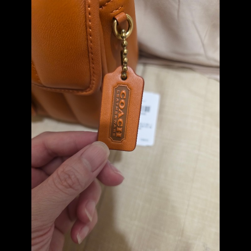 Coach Willis 18 羊皮南瓜橘-2