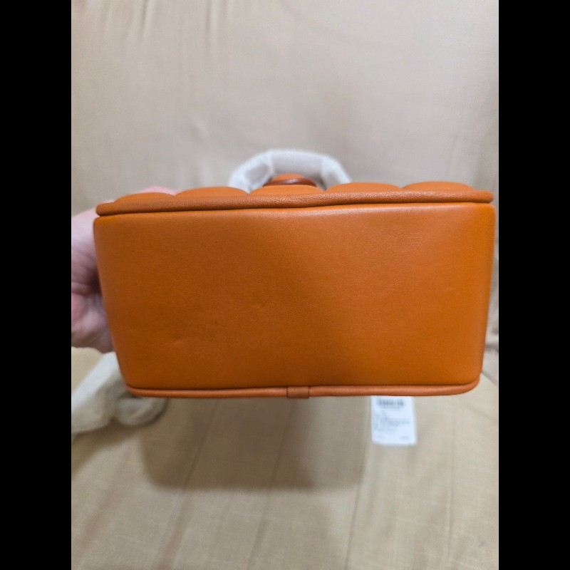 Coach Willis 18 羊皮南瓜橘-10