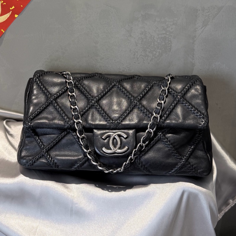 CHANEL 黑銀外縫CF立體鬆餅格classic Flap bag®️-7