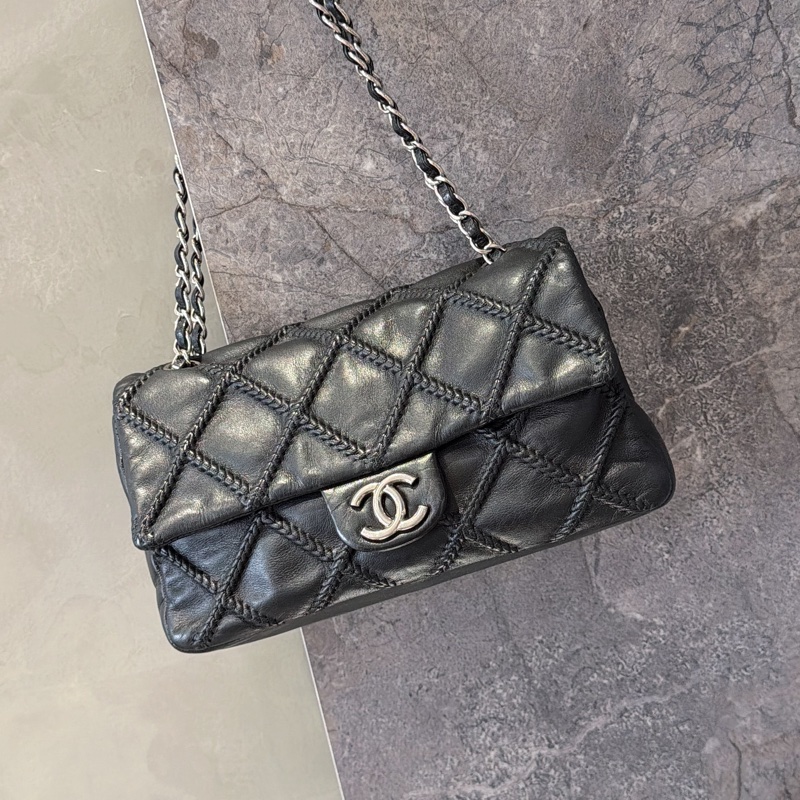 售出💥CHANEL 黑銀CF牛皮season bag®️限量特殊💥它團同售 only one-1