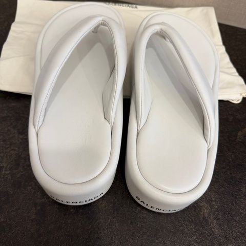 BALENCIAGA巴黎世家白色厚底夾腳拖鞋