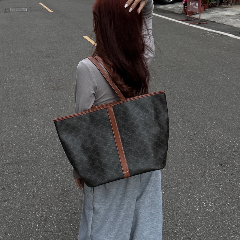 【極新🎁】 Celine 經典老花 Lisa愛包 托特包 (專櫃10.6萬)-1