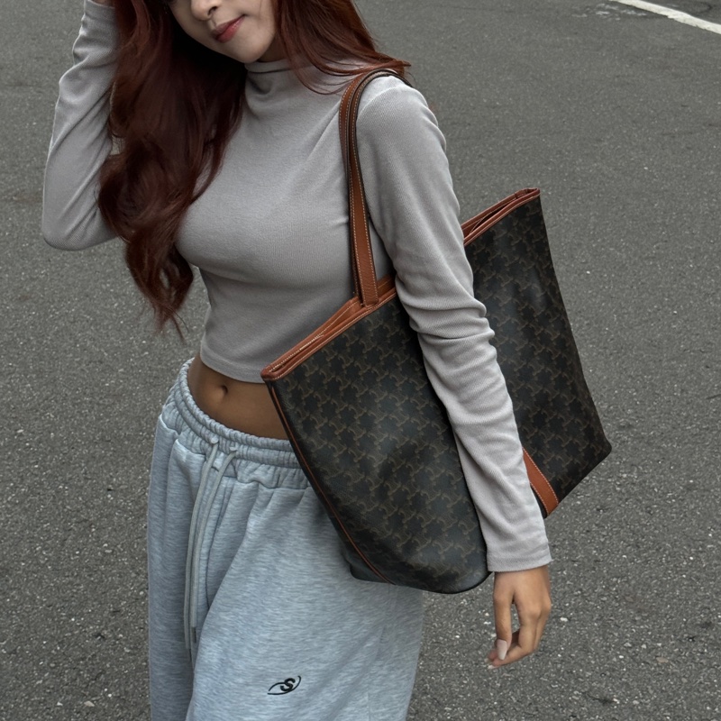 【極新🎁】 Celine 經典老花 Lisa愛包 托特包 (專櫃10.6萬)-19