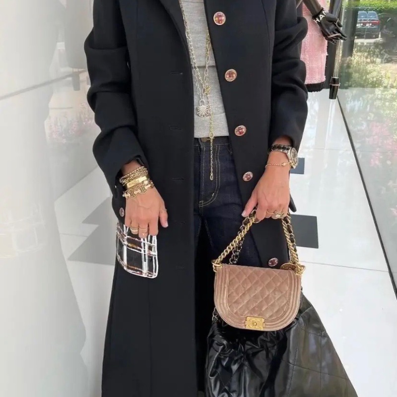 chanel 絲絨 mini 馬鞍包高級奶茶色Leboy金扣15*11 98新配件塵袋-2