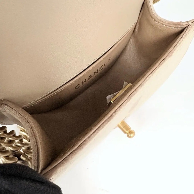 chanel 絲絨 mini 馬鞍包高級奶茶色Leboy金扣15*11 98新配件塵袋-4