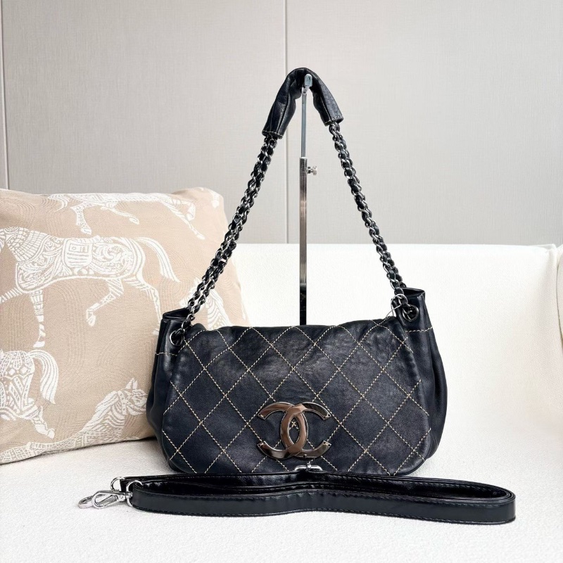 Chanel 中古外縫線餃子包黑銀 羊皮29*18*11 98新配件塵袋-1