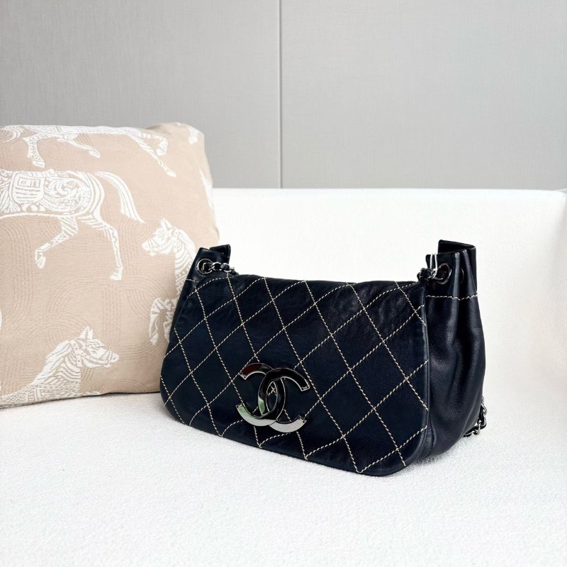 Chanel 中古外縫線餃子包黑銀 羊皮29*18*11 98新配件塵袋-5
