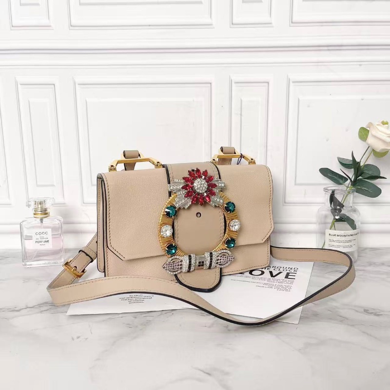 MiuMiu Lady粉色太陽花水鑽寶石包22×13×5cm 98新配件塵袋-1